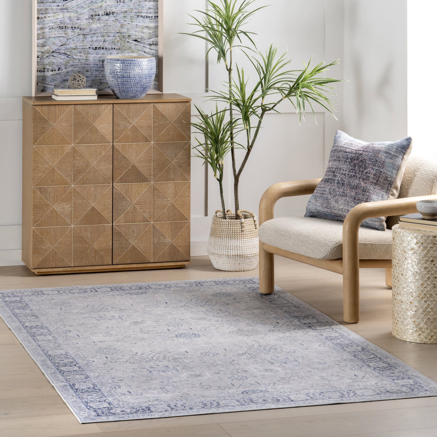Bayberry Vintage-Style Washable Rug in Light Blue