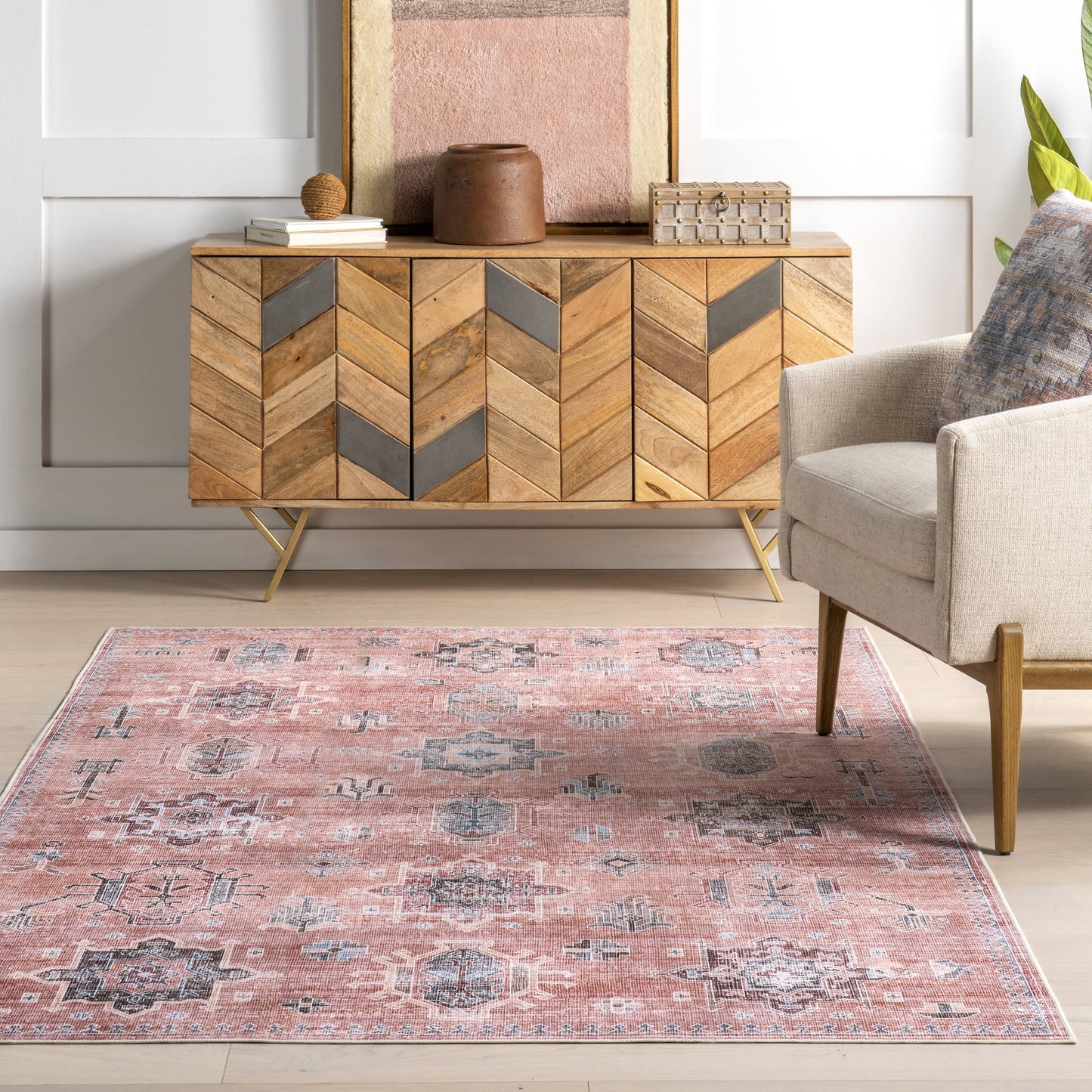 Brenda Hazy Heraldry Spill-Resistant Washable Rug in Pink
