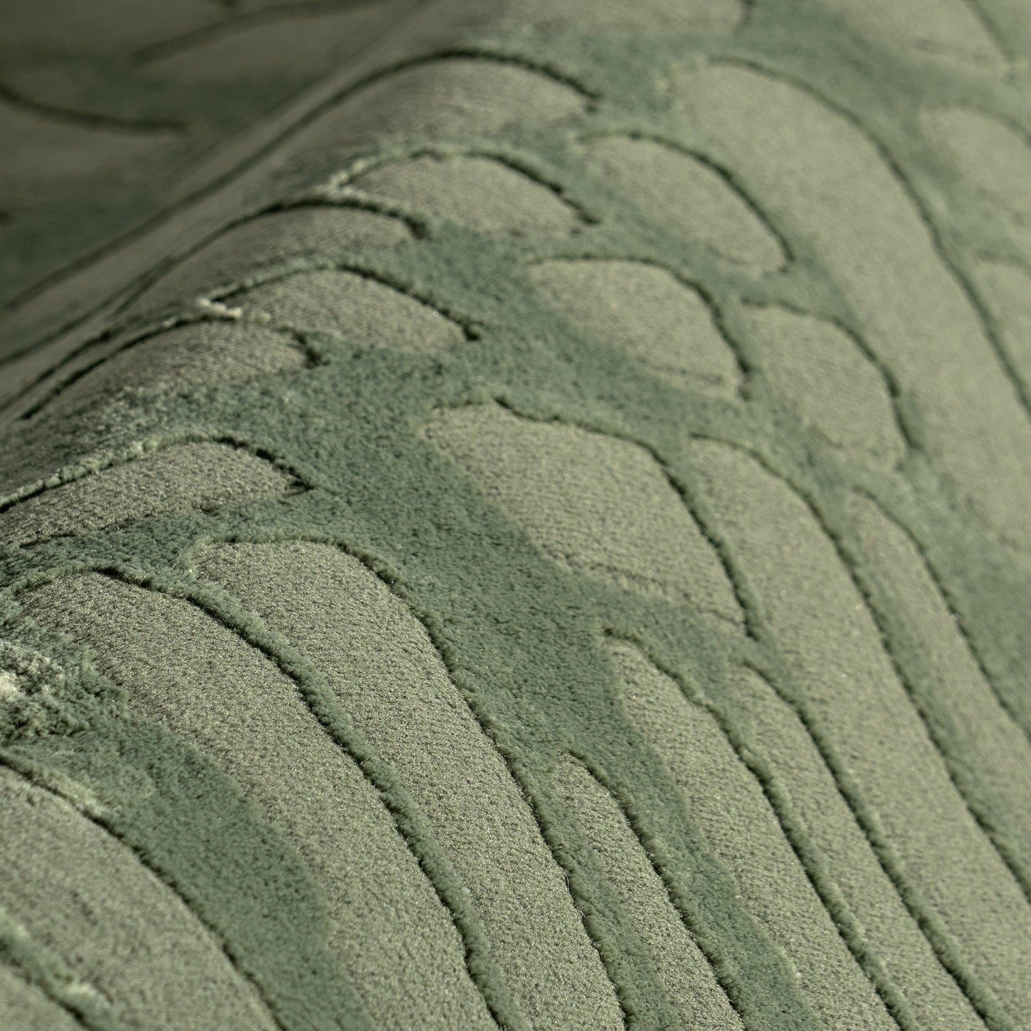 Summit Plush Washable Textured Rug in Forest Green