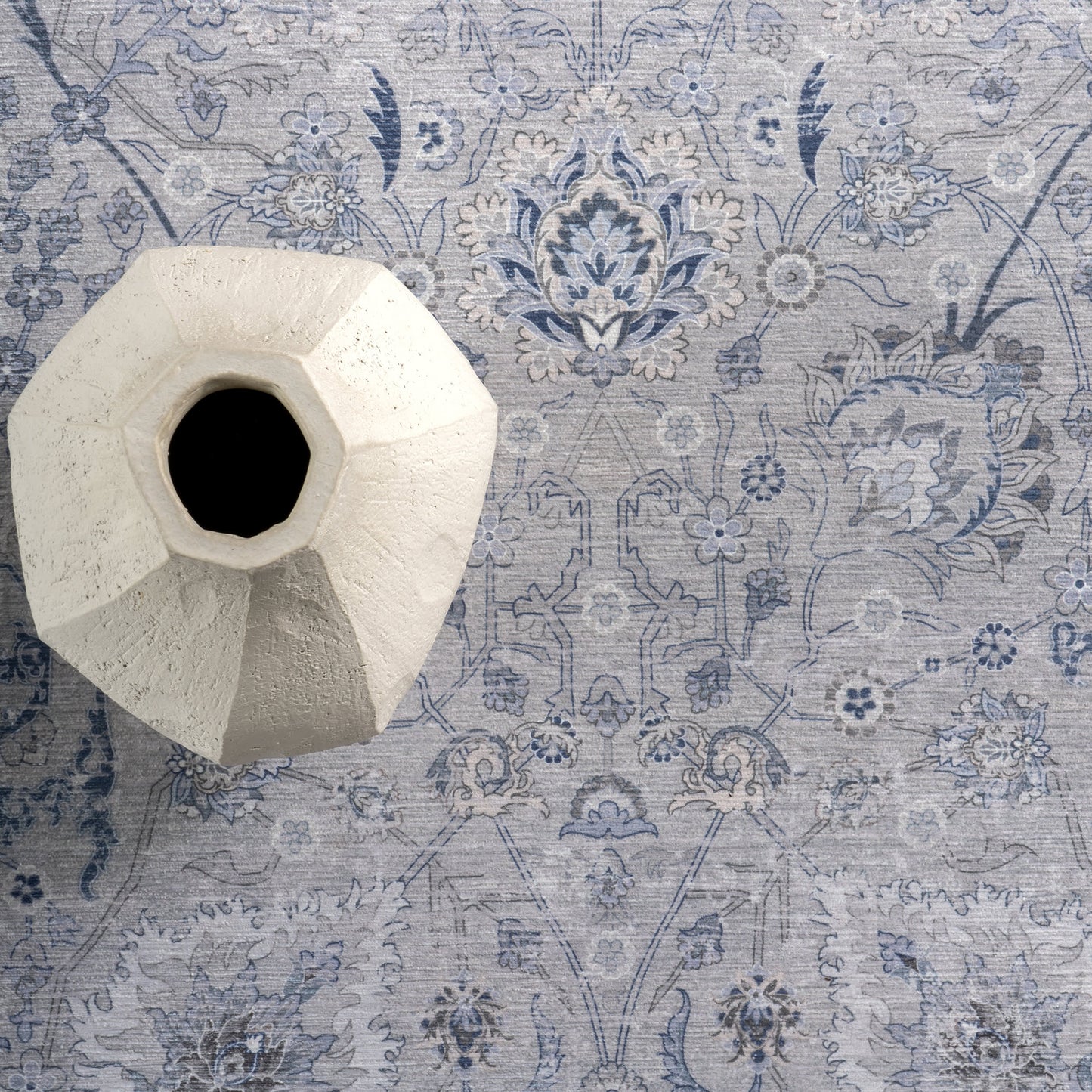 Bayberry Vintage-Style Washable Rug in Light Blue