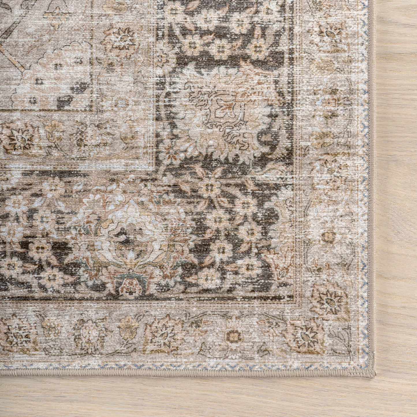 Bayberry Vintage-Style Washable Rug in Sand Color