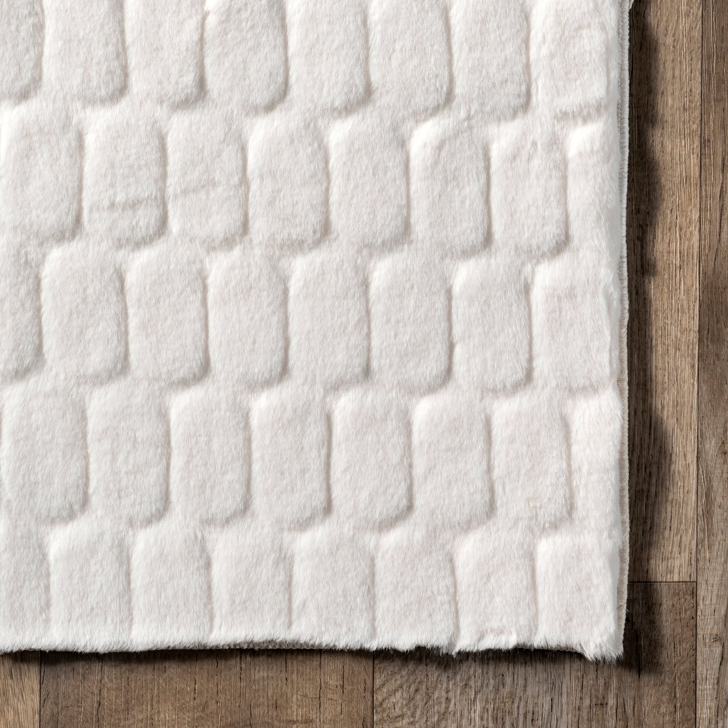Milazia Honeycomb Plush Cloud Washable Rug in White