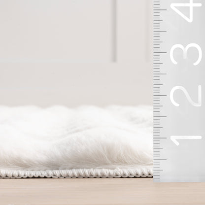 Ivana Off-White Checkered Plush Rug – Soft, Washable & Stylish Home Decor